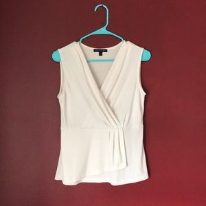 Banana Republic White V Neck Sleeveless Blouse XS